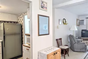 2228 Canal Dr, Bradenton, FL 34207 - Photo 9