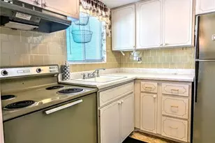 2228 Canal Dr, Bradenton, FL 34207 - Photo 5