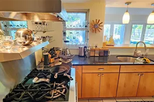 329 Bernard Ave, Sarasota, FL 34243 - Photo 31