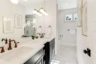 2516 Avenue A, Bradenton Beach, FL 34217 - Photo 13