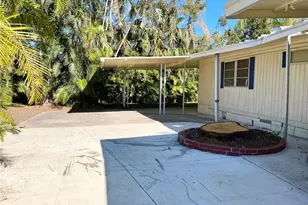 103 Oakwood Blvd, Sarasota, FL 34237 - Photo 5