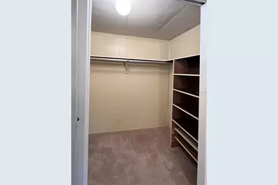 103 Oakwood Boulevard, Sarasota, FL 34237 - Photo 27