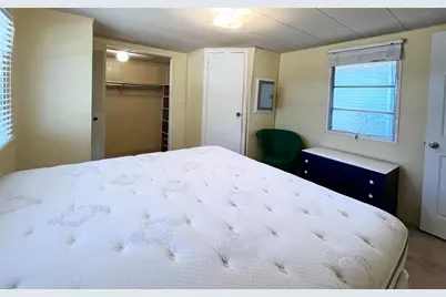 103 Oakwood Boulevard, Sarasota, FL 34237 - Photo 25