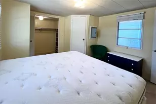 103 Oakwood Blvd, Sarasota, FL 34237 - Photo 25