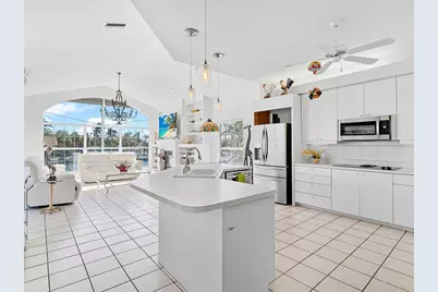 508 Siesta Drive, Sarasota, FL 34242 - Photo 15