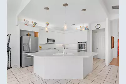 508 Siesta Drive, Sarasota, FL 34242 - Photo 13