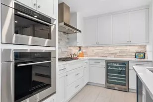 1035 Seaside Dr, Sarasota, FL 34242 - Photo 15