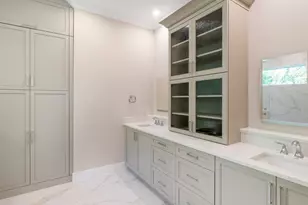 616 Mangrove Point Rd, Siesta Key, FL 34242 - Photo 21