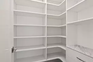 616 Mangrove Point Rd, Siesta Key, FL 34242 - Photo 17