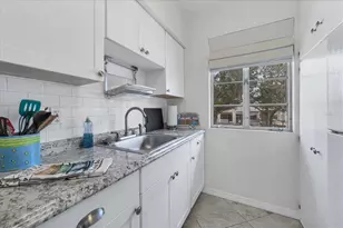 1901 Hyde Park St, Sarasota, FL 34239 - Photo 17