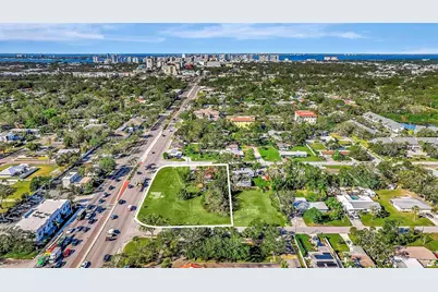 128 N Briggs Avenue, Sarasota, FL 34237 - Photo 1