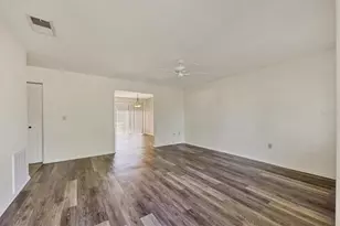 4064 Velarde Ln, Sarasota, FL 34235 - Photo 7