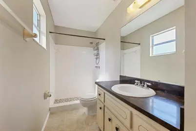 4064 Velarde Lane, Sarasota, FL 34235 - Photo 17