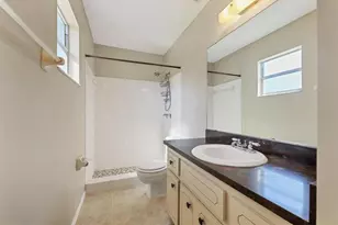 4064 Velarde Ln, Sarasota, FL 34235 - Photo 17