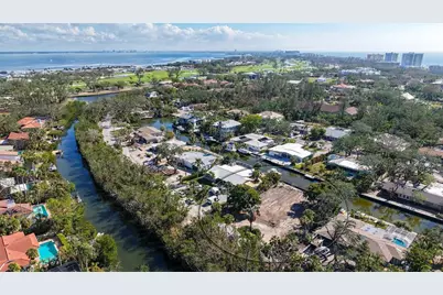 660 Longview Drive, Longboat Key, FL 34228 - Photo 15