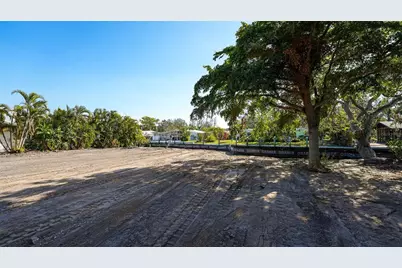 660 Longview Drive, Longboat Key, FL 34228 - Photo 5