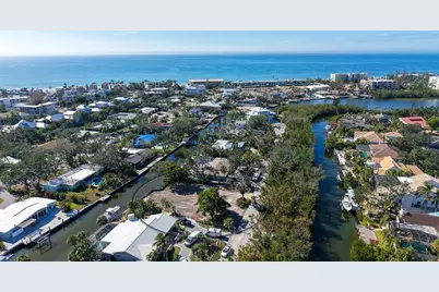660 Longview Drive, Longboat Key, FL 34228 - Photo 19