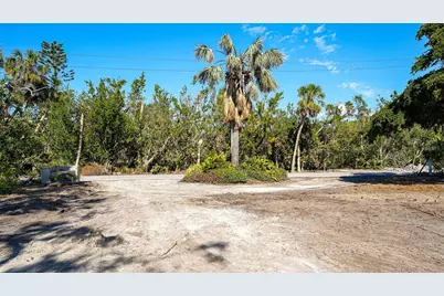 660 Longview Drive, Longboat Key, FL 34228 - Photo 23