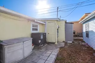 6 Seminole Dr, Bradenton, FL 34208 - Photo 17