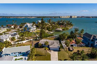 15815 Redington Drive, Redington Beach, FL 33708 - Photo 21