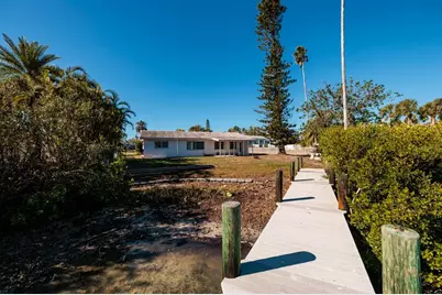 15815 Redington Drive, Redington Beach, FL 33708 - Photo 11