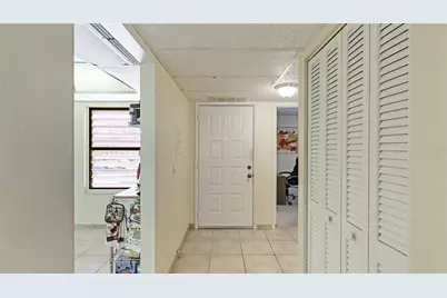 527 Spring Lakes Boulevard, Bradenton, FL 34210 - Photo 3