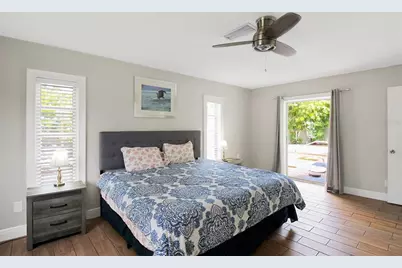 1127 De Leo Drive, Sarasota, FL 34243 - Photo 37