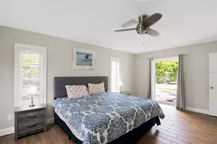 1127 De Leo Dr, Sarasota, FL 34243 - Photo 37