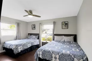 1127 De Leo Dr, Sarasota, FL 34243 - Photo 23