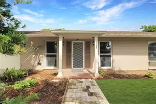 1127 De Leo Dr, Sarasota, FL 34243 - Photo 3