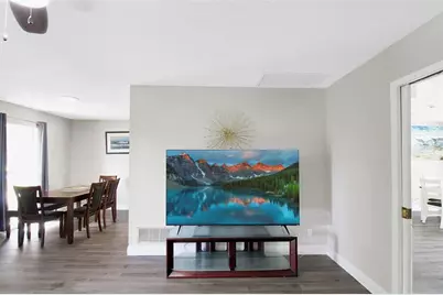 1127 De Leo Drive, Sarasota, FL 34243 - Photo 7