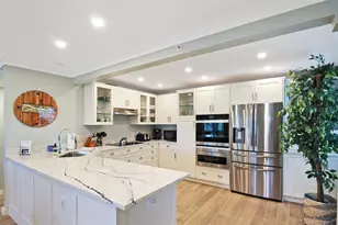 1335 Siesta Bayside Dr, Sarasota, FL 34242 - Photo 7