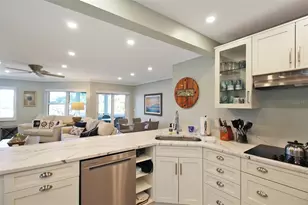 1335 Siesta Bayside Dr, Sarasota, FL 34242 - Photo 11