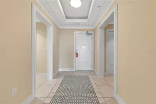 915 Seaside Dr, Sarasota, FL 34242 - Photo 9