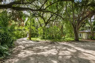 3301 Bay Shore Rd, Sarasota, FL 34234 - Photo 19
