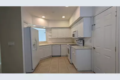 7307 Fountain Palm Circle #7-102, Bradenton, FL 34203 - Photo 13