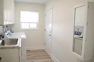 726 Birdsong Ln, Sarasota, FL 34242 - Photo 21