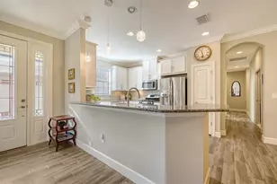 5846 Cavano Dr, Sarasota, FL 34231 - Photo 7