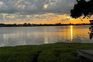 1323 Landings Dr, Sarasota, FL 34231 - Photo 45