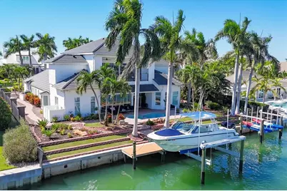 367 W Royal Flamingo Drive, Sarasota, FL 34236 - Photo 3