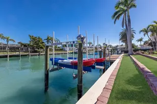 367 W Royal Flamingo Dr, Sarasota, FL 34236 - Photo 5