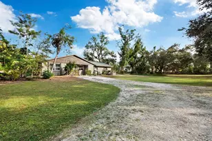 5645 Churchill Downs Rd, Sarasota, FL 34241 - Photo 5