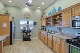 1109 Edgewater Cir, Bradenton, FL 34209 - Photo 61