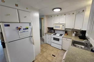 808 53rd Ave E, Bradenton, FL 34203 - Photo 3