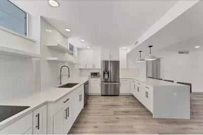 100 Sands Point Road #323, Longboat Key, FL 34228 - Photo 9