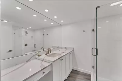 100 Sands Point Road #323, Longboat Key, FL 34228 - Photo 17