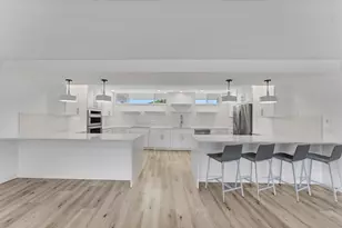 100 Sands Point Rd, Longboat Key, FL 34228 - Photo 7