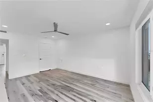 100 Sands Point Rd, Longboat Key, FL 34228 - Photo 15