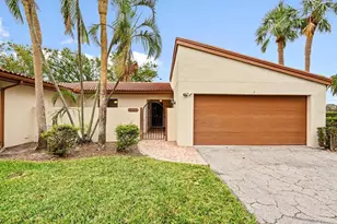 6401 Pelican Dr, Bradenton, FL 34210 - Photo 1