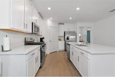 17322 Holly Well Avenue, Wimauma, FL 33598 - Photo 11